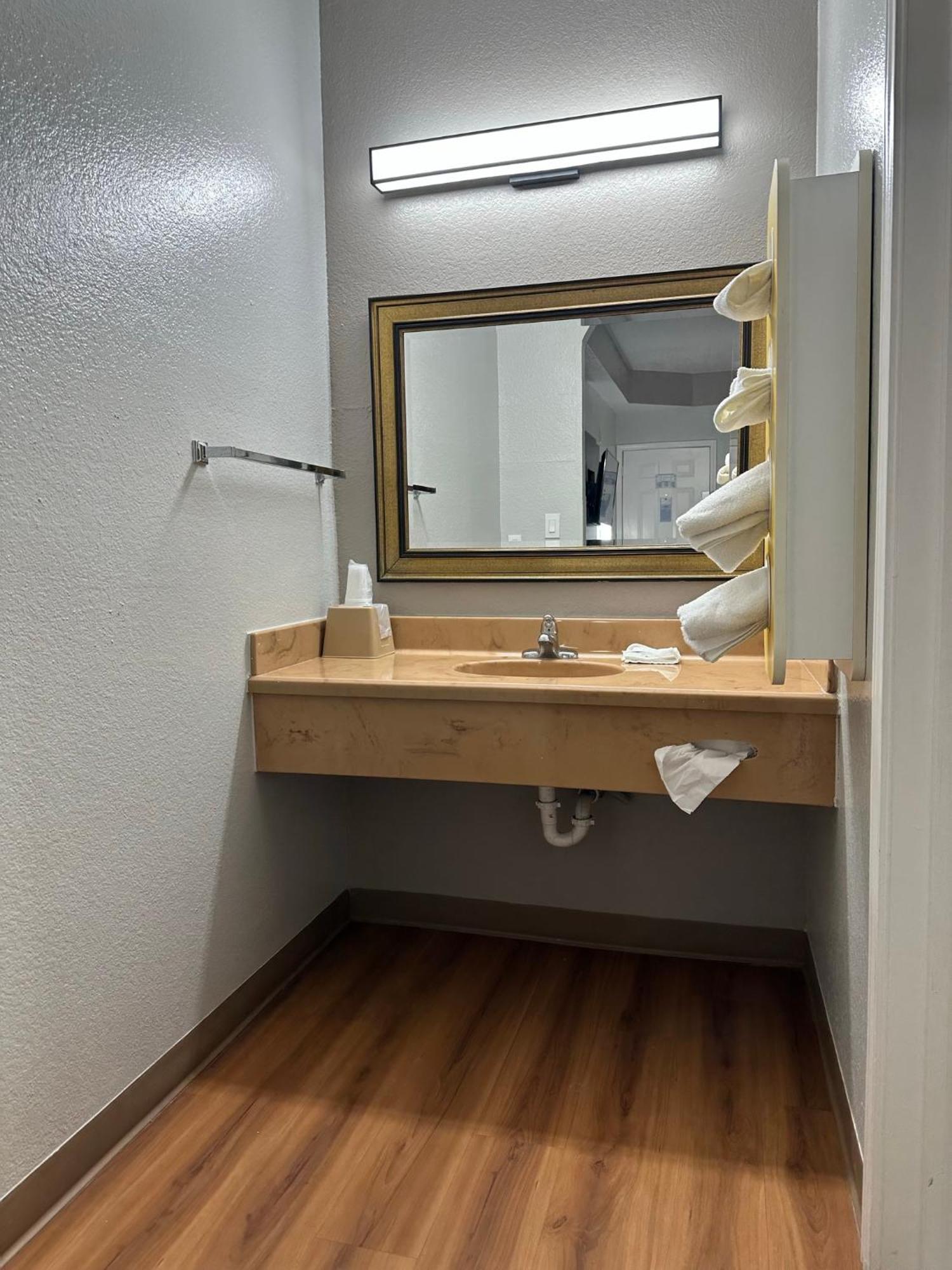 Motel 6 Alvarado Tx Екстериор снимка